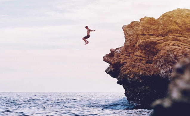 austin-neill-jB8WaHvHmoY-unsplash-1390x1390